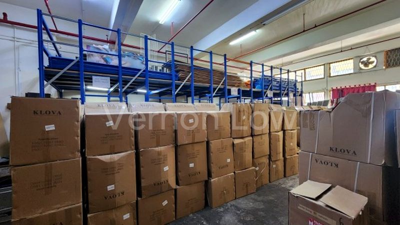 Light Industrial (B1) for Rent in  Chancerlodge Complex - Image 5